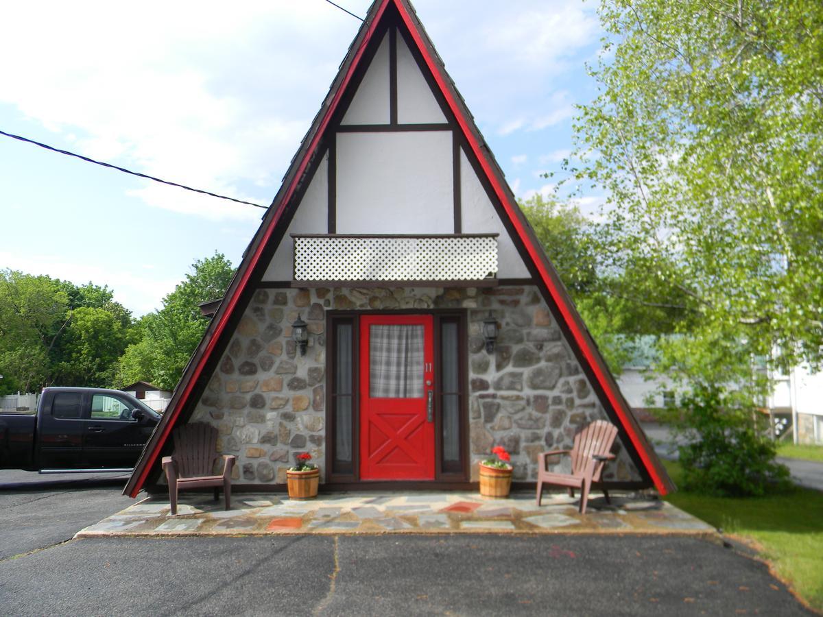 The Stone House Motel & Motor Lodge タイコンデロガ エクステリア 写真